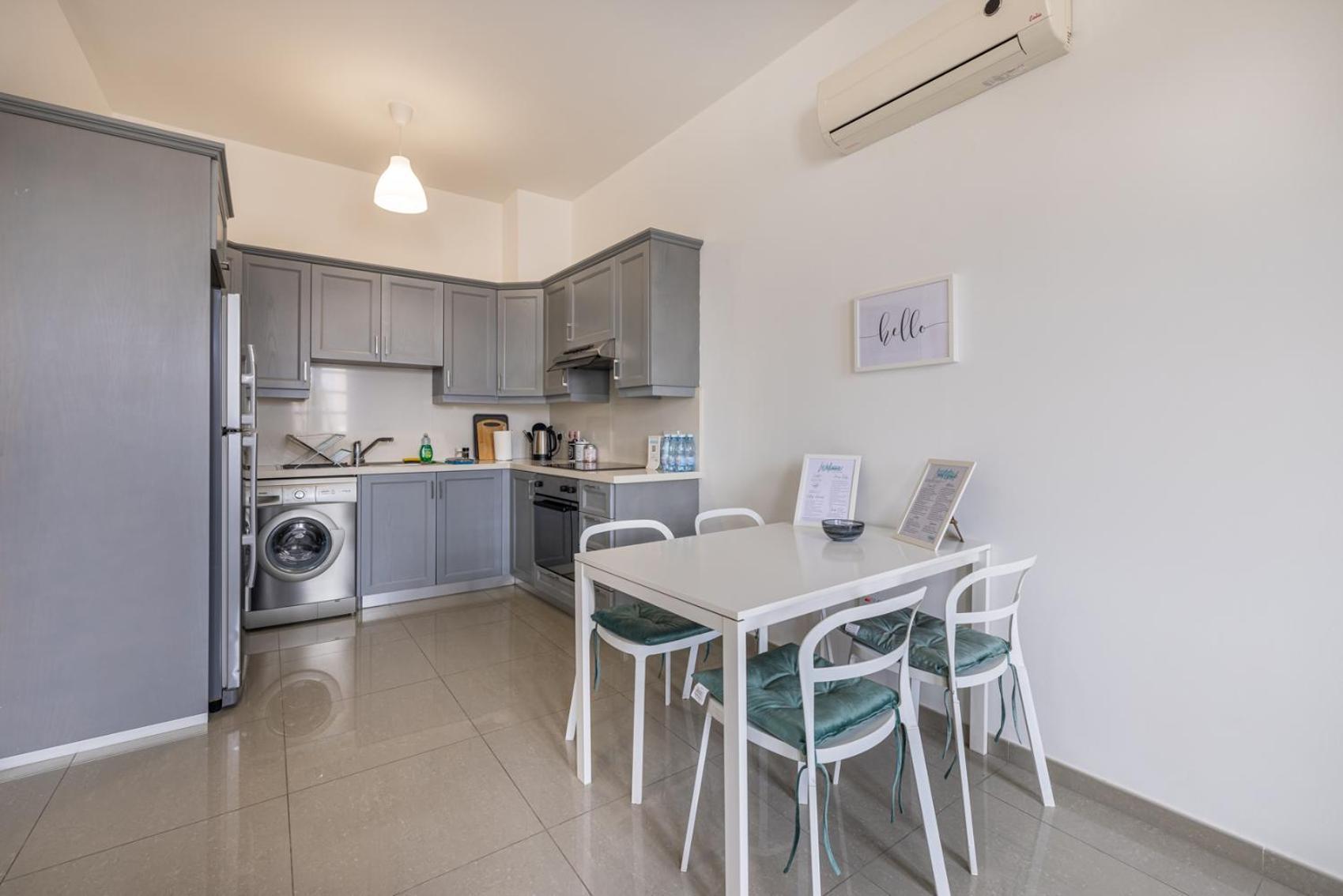 Pageant Homes Nikosia Bagian luar foto